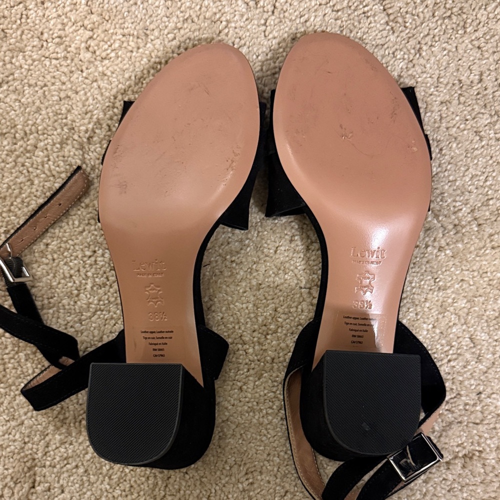 Lewit Black Ruffle Heels - Picture 4 of 6